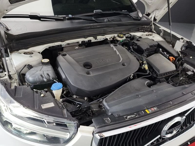 Volvo XC40 B4 Momentum| 230к.с.| ВКЛ.ТЕХНОТЕСТ, снимка 5 - Автомобили и джипове - 55232739