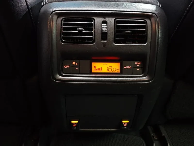 Nissan Pathfinder 3.5 PLATINUM, снимка 17 - Автомобили и джипове - 55740461