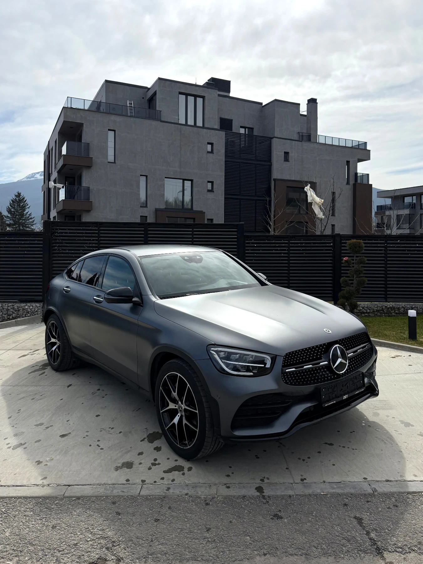 Mercedes-Benz GLC 300 AMG/4M/COUPE/HEADUP/ТЕГЛИЧ/DIGITAL/BURMESTER, снимка 3 - Автомобили и джипове - 52861563