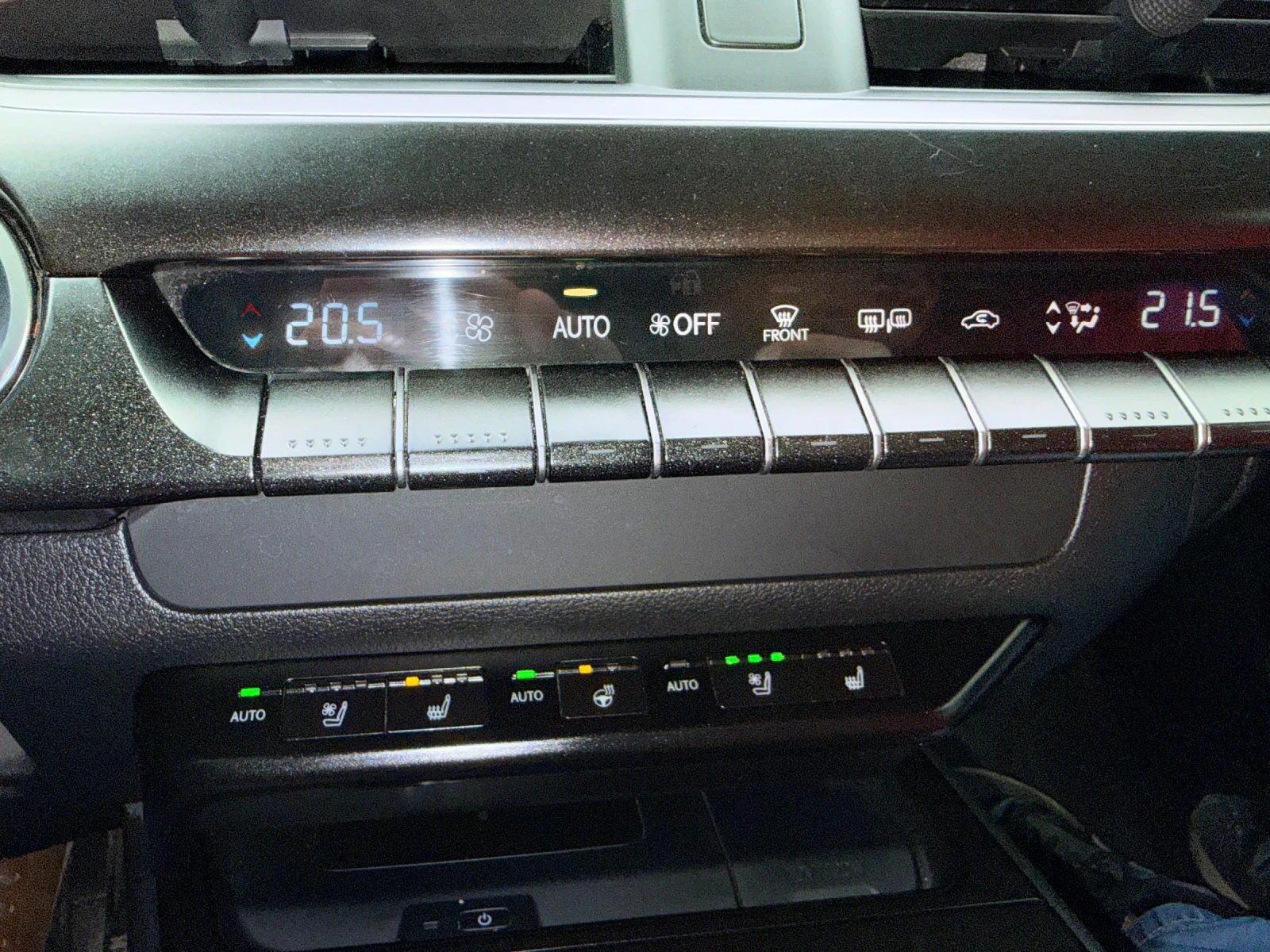 Lexus UX 300e 38000км!!!* 3ключа* CarPlay* , снимка 13 - Автомобили и джипове - 54128986