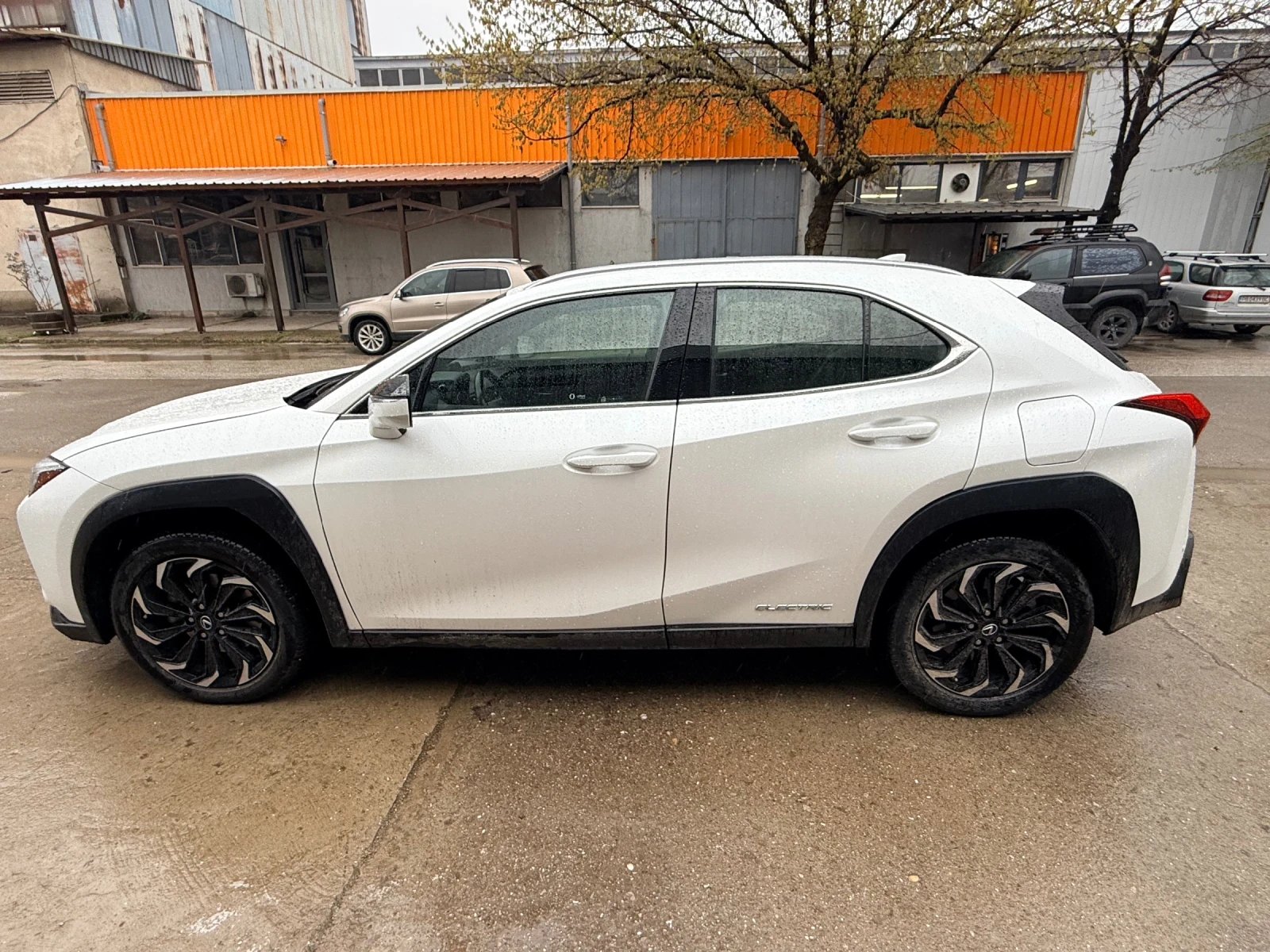Lexus UX 300e 38000км!!!* 3ключа* CarPlay* , снимка 5 - Автомобили и джипове - 54128986