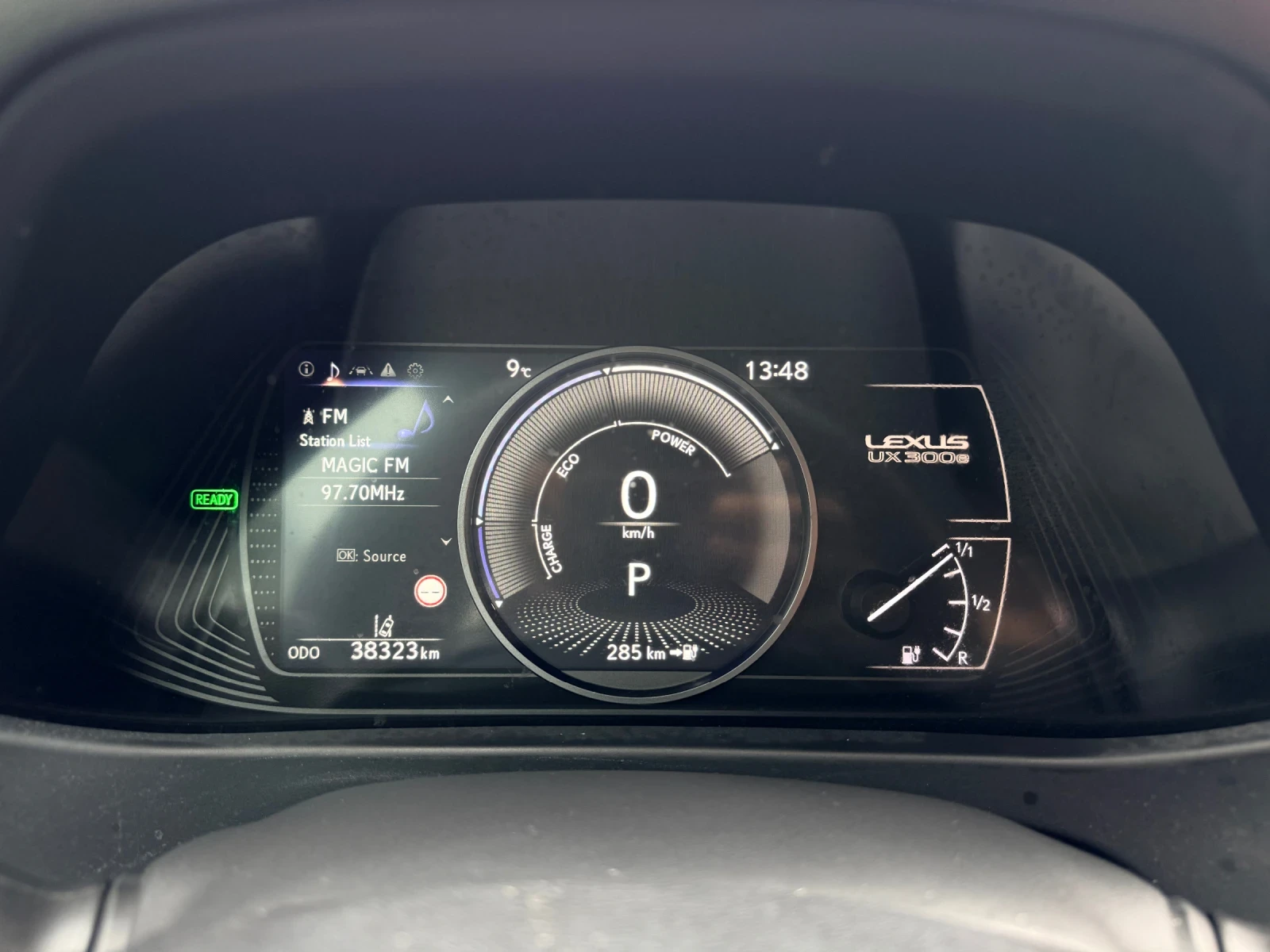 Lexus UX 300e 38000км!!!* 3ключа* CarPlay* , снимка 11 - Автомобили и джипове - 54128986