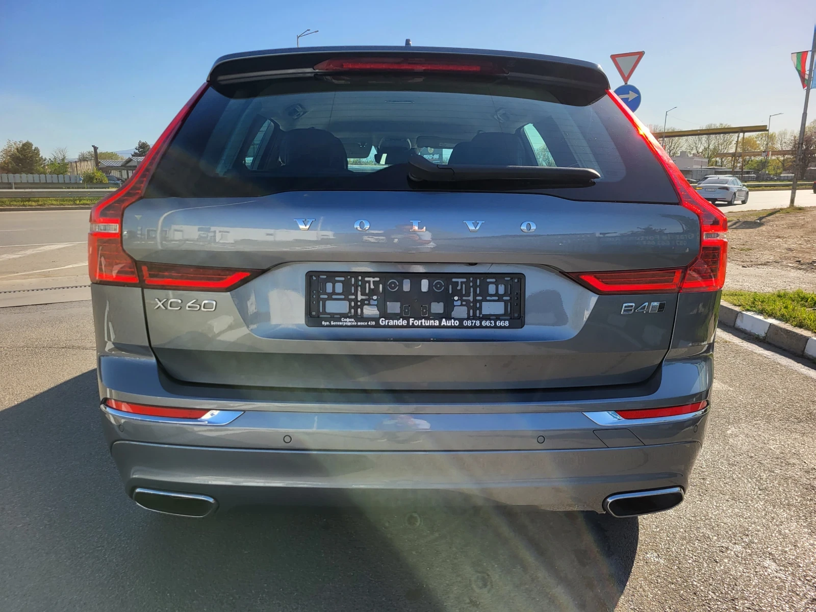 Volvo XC60 B4 AWD MILD HYBRID INSCRIPTION, снимка 7 - Автомобили и джипове - 54334666