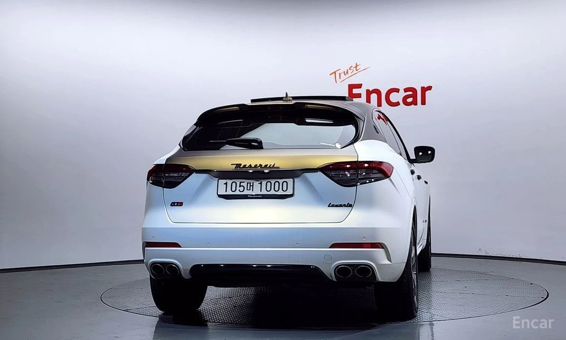 Maserati Levante, снимка 4 - Автомобили и джипове - 54401443