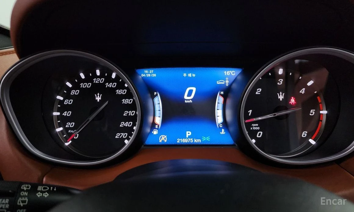 Maserati Levante, снимка 8 - Автомобили и джипове - 54401443