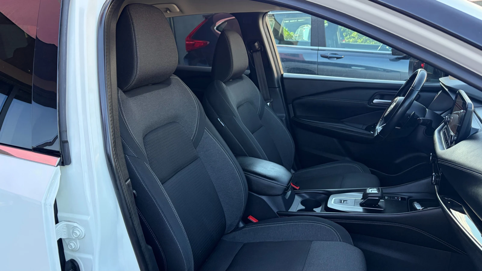 Nissan Qashqai 1.3 Hybrid, снимка 13 - Автомобили и джипове - 55258857