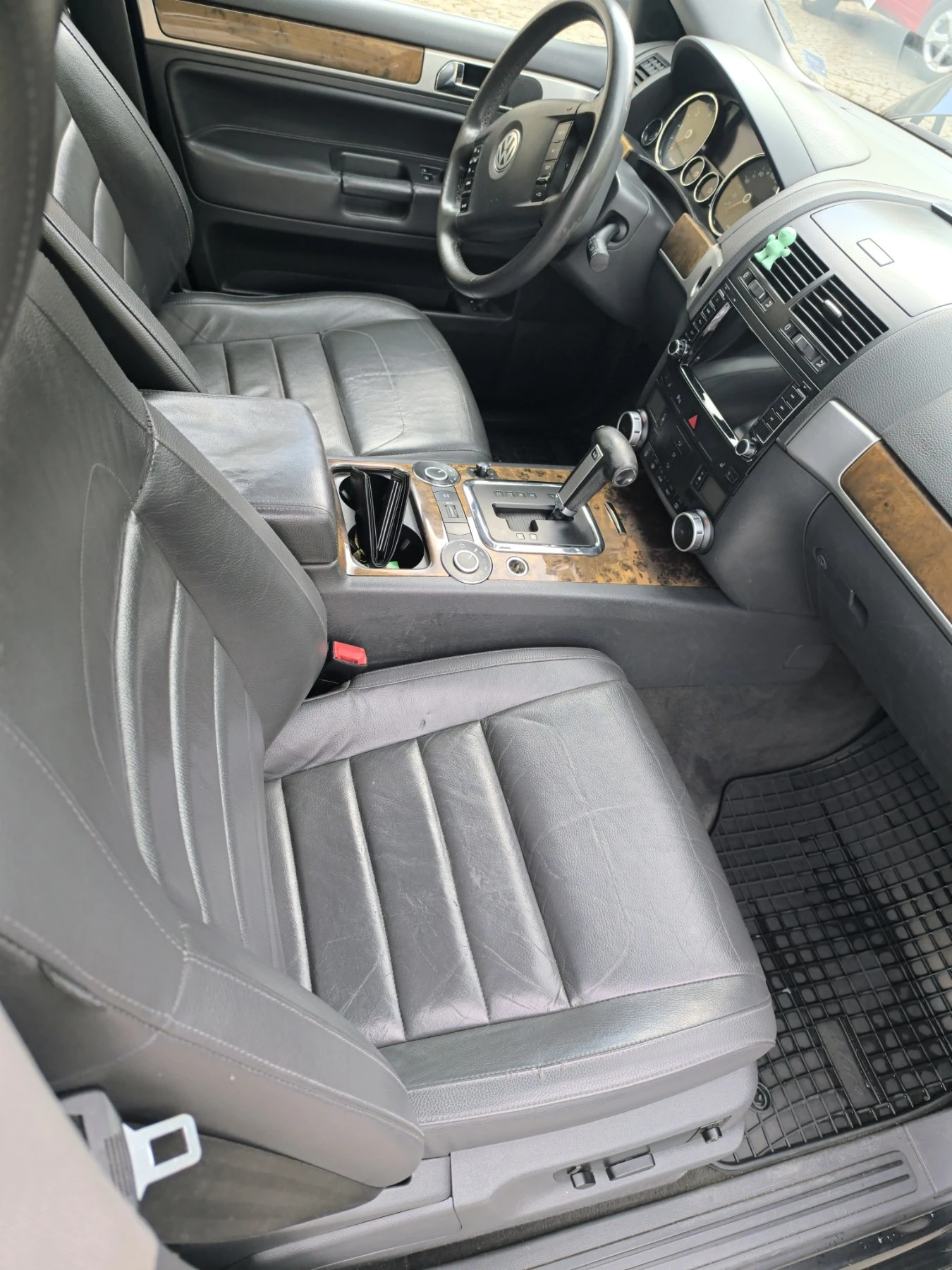 VW Touareg, снимка 12 - Автомобили и джипове - 55929872