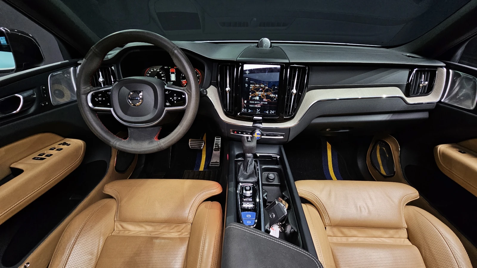 Volvo XC60 T6* ЕЛ. БАГАЖНИК* 360* BLIND SPOT* МАСАЖ* КРАЙНА Ц, снимка 7 - Автомобили и джипове - 55983961