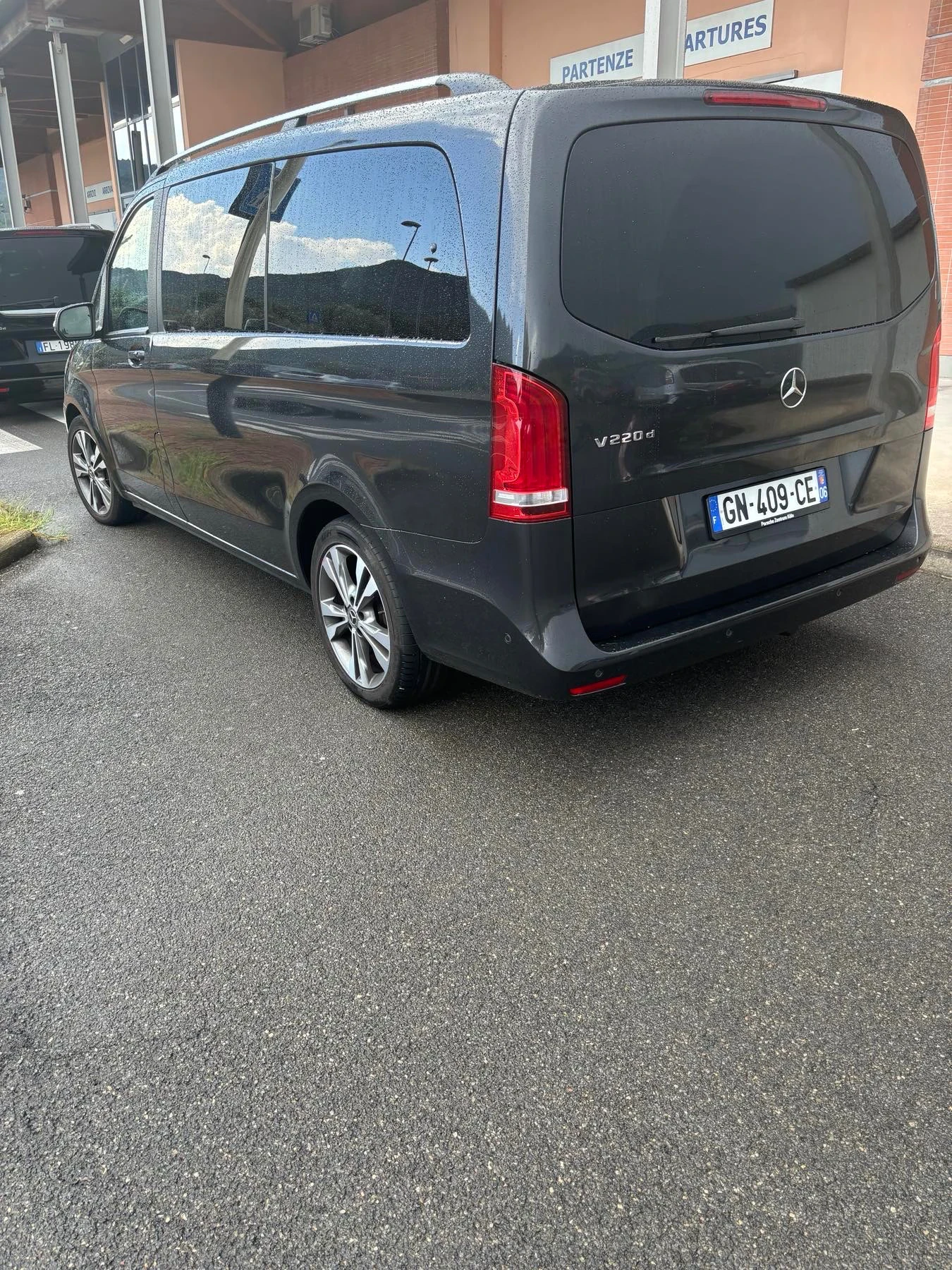 Mercedes-Benz V 220 ОЧАКВАН ВНОС - изображение 3