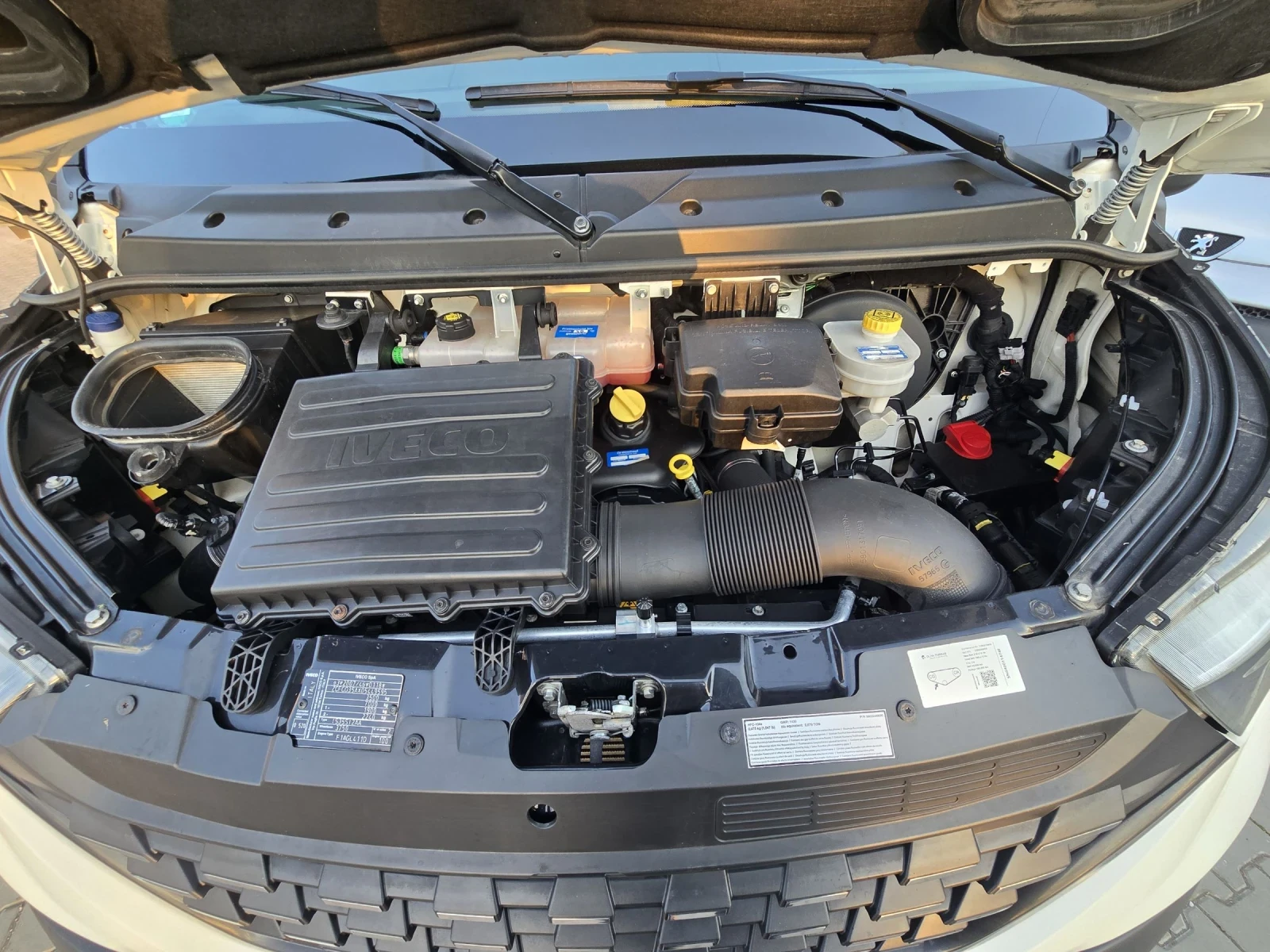 Iveco 35 35S14 HI MATIC 82000km, снимка 11 - Бусове и автобуси - 54117549