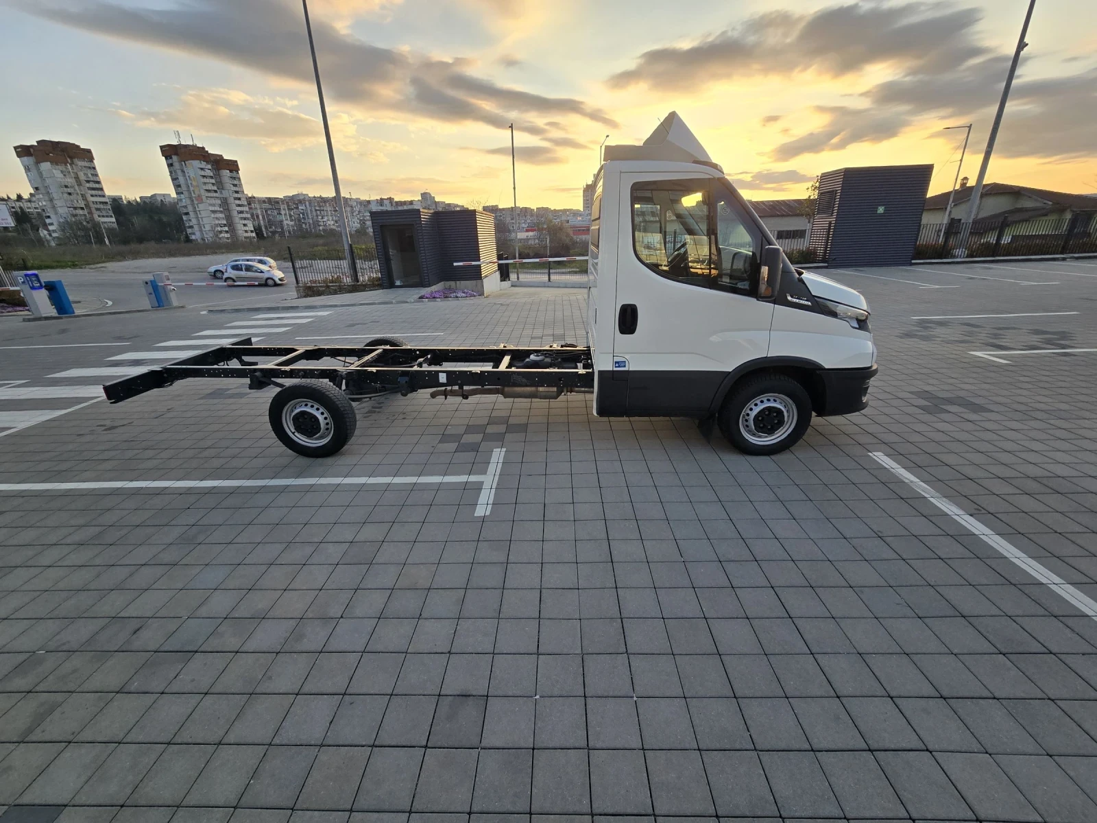 Iveco 35 35S14 HI MATIC 82000km, снимка 4 - Бусове и автобуси - 54117549