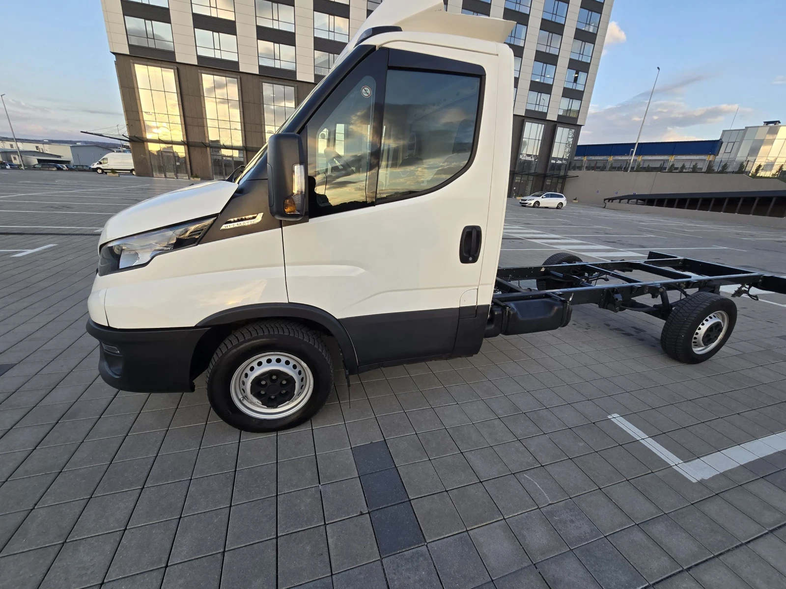 Iveco 35 35S14 HI MATIC 82000km, снимка 8 - Бусове и автобуси - 54117549