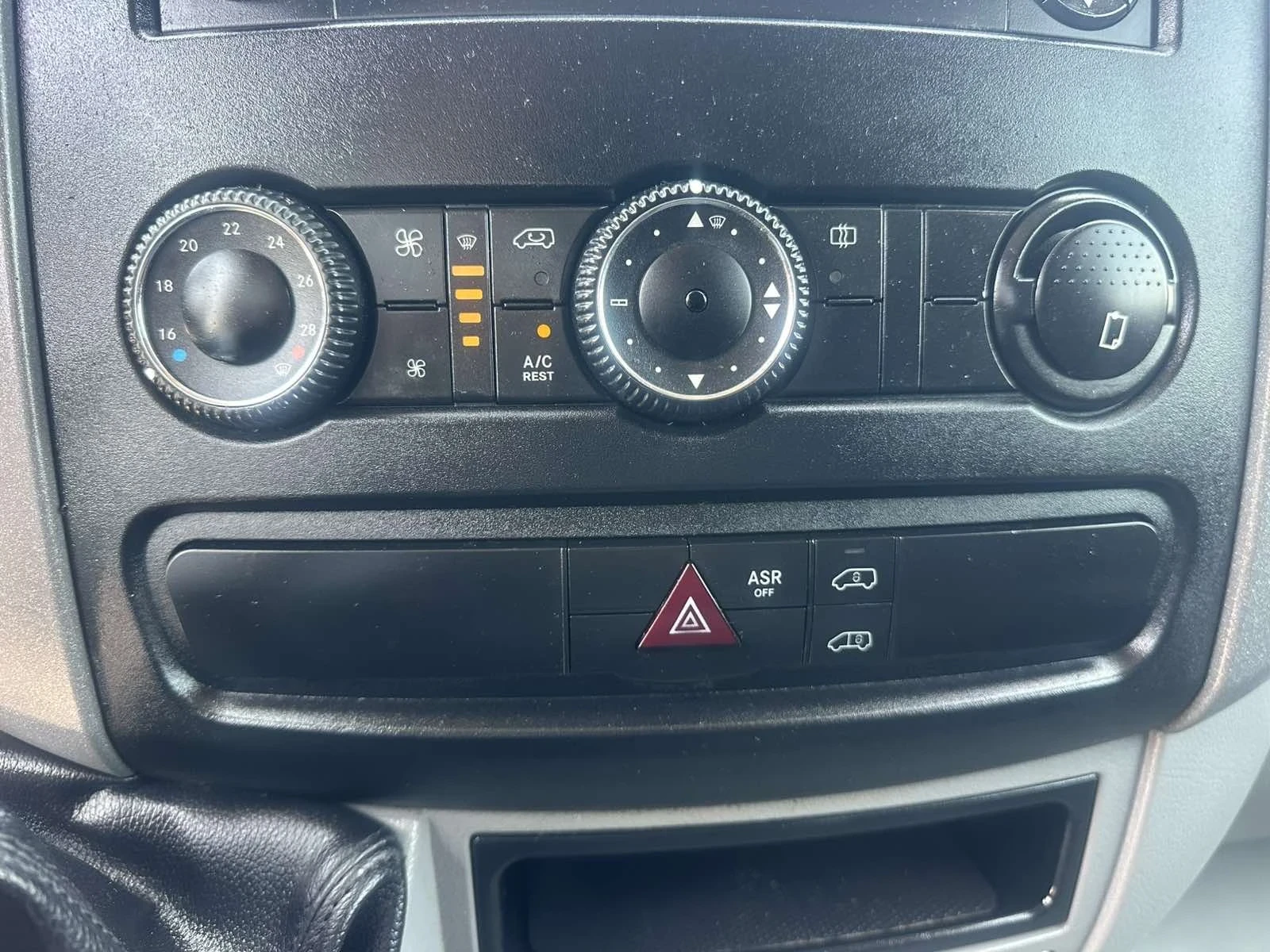VW Crafter, снимка 16 - Бусове и автобуси - 55397407