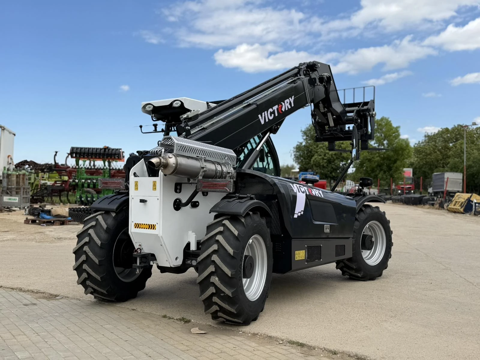 Телескопичен товарач Manitou Victory 3507, снимка 8 - Селскостопанска техника - 54553292