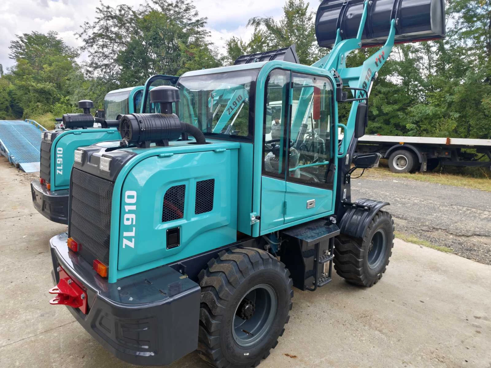 ������������ ������� Komatsu ����� ���� 65 �.� | Mobile.bg � ����������� 13