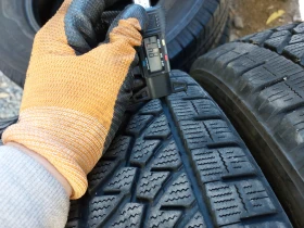 Гуми Зимни 215/65R16, снимка 4