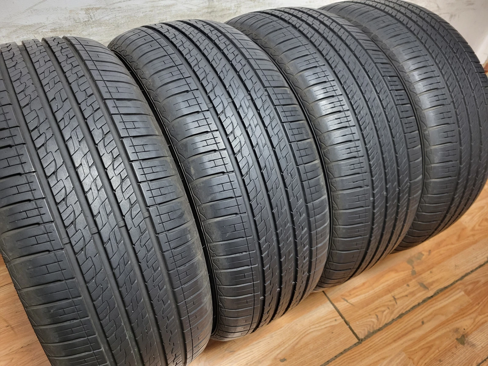 Гуми Всесезонни 235/50R19, снимка 6 - Гуми и джанти - 55195418