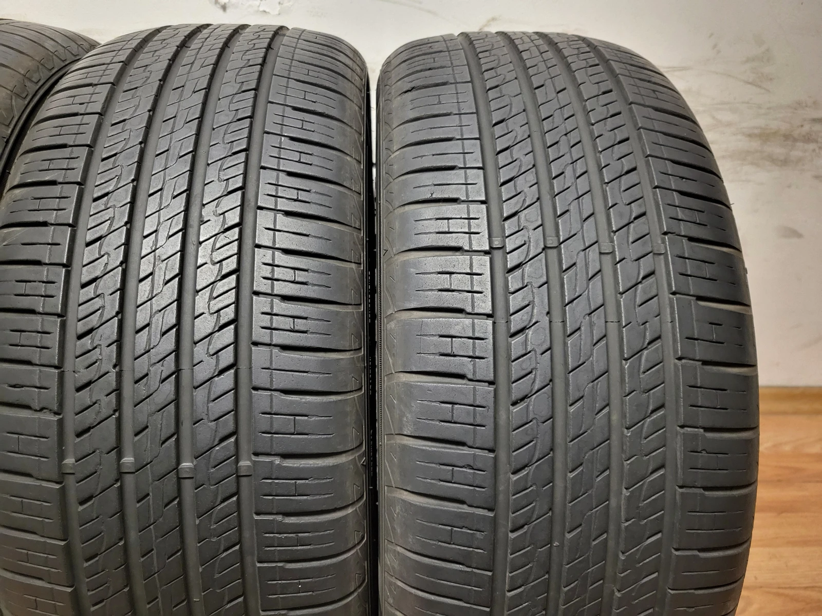 Гуми Всесезонни 235/50R19, снимка 3 - Гуми и джанти - 55195418