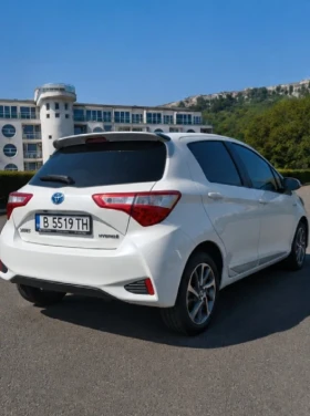 Toyota Yaris Hybrid, 1, 5 автоматик, 100к.с., снимка 1