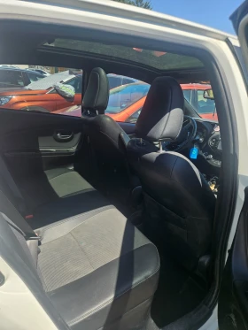 Toyota Yaris Hybrid, 1, 5 автоматик, 100к.с., снимка 10