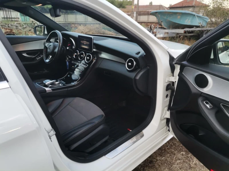 Mercedes-Benz C 250 BLUETEC 4MATIC, снимка 8 - Автомобили и джипове - 52350057