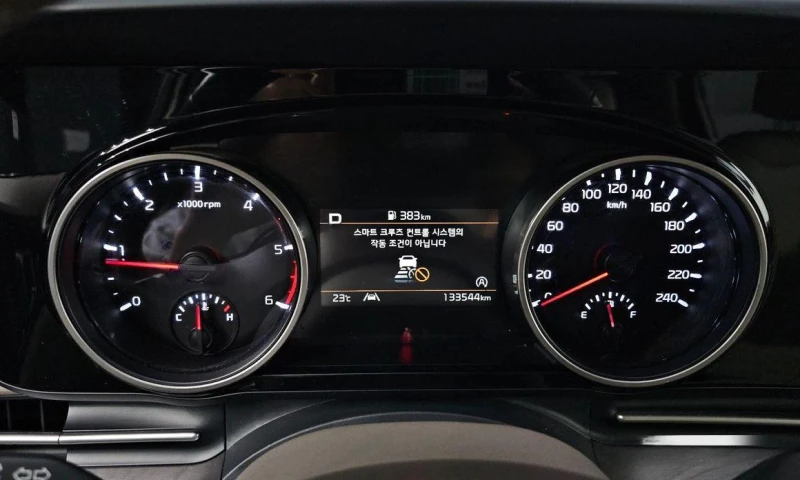 Kia Carnival 7-Seater Noblesse  * НАЙ-ДОБРА ЦЕНА В БЪЛГАРИЯ* , снимка 8 - Автомобили и джипове - 52107578