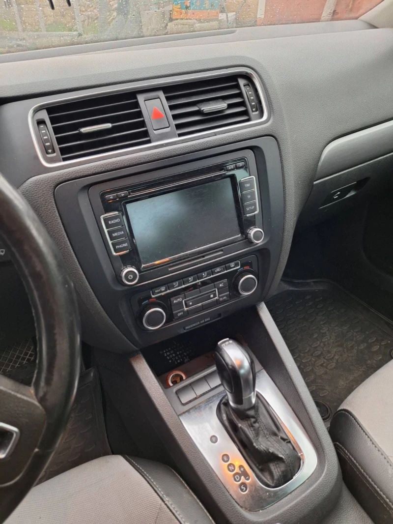 VW Jetta 2014, снимка 5 - Автомобили и джипове - 52158614