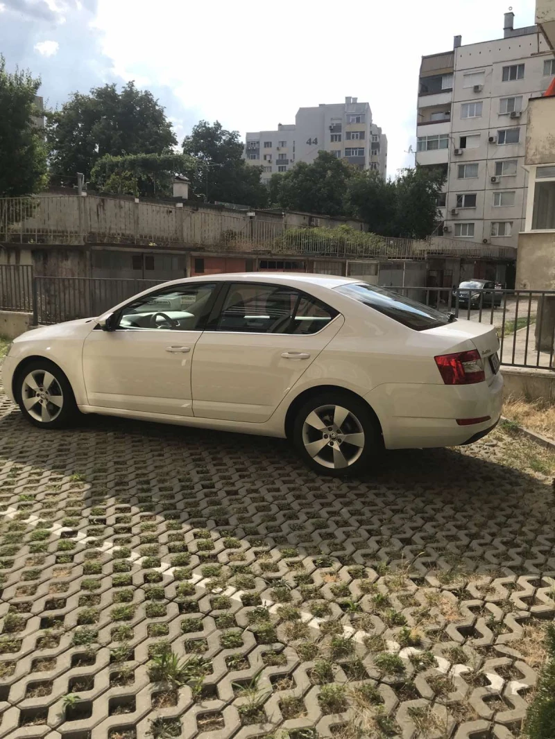 Skoda Octavia 1.6, снимка 3 - Автомобили и джипове - 52534097