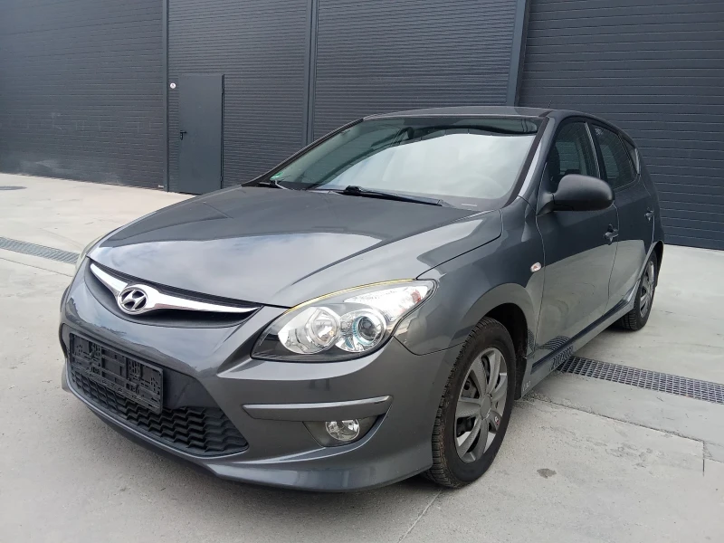 Hyundai I30 1.6crdi 90k.s. kamera navigation , снимка 2 - Автомобили и джипове - 52653914