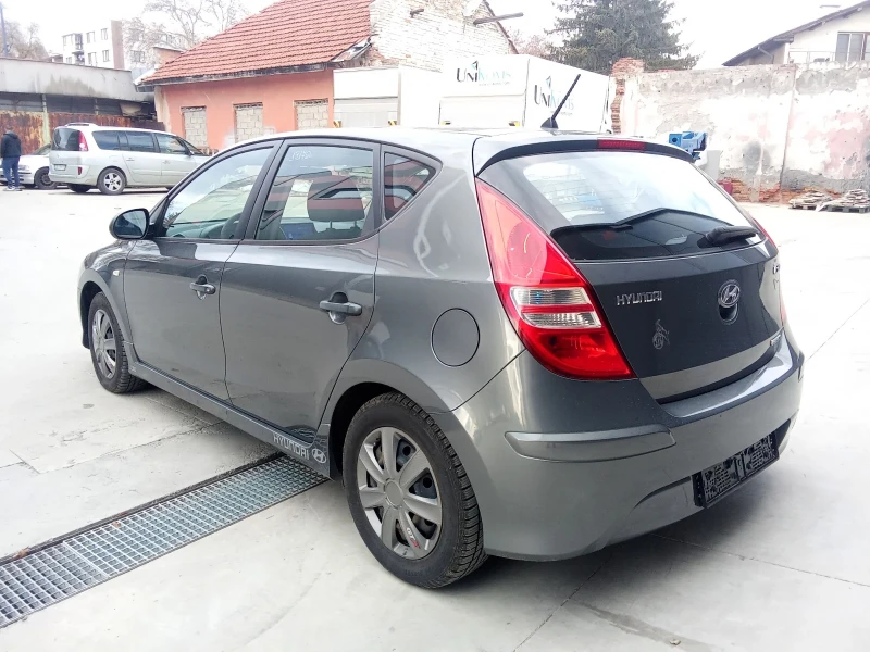 Hyundai I30 1.6crdi 90k.s. kamera navigation , снимка 4 - Автомобили и джипове - 52653914