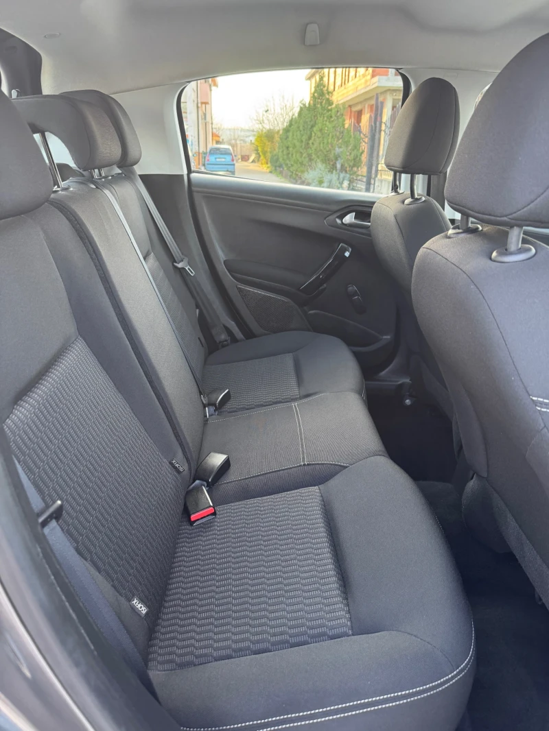 Peugeot 208 1.6 ehdi, снимка 11 - Автомобили и джипове - 52837969