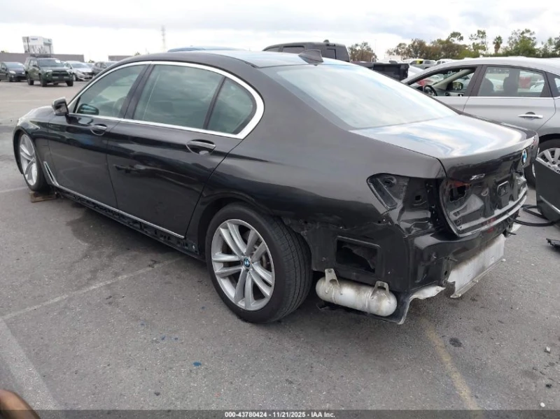 BMW 750 4.4l I xDrive, снимка 3 - Автомобили и джипове - 53168948