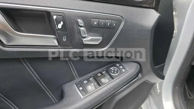 Mercedes-Benz E 220 * АВТОКРЕДИТ БЕЗ ПЪРВОНАЧАЛНА * НА ЗАДНО * , снимка 10 - Автомобили и джипове - 54550219