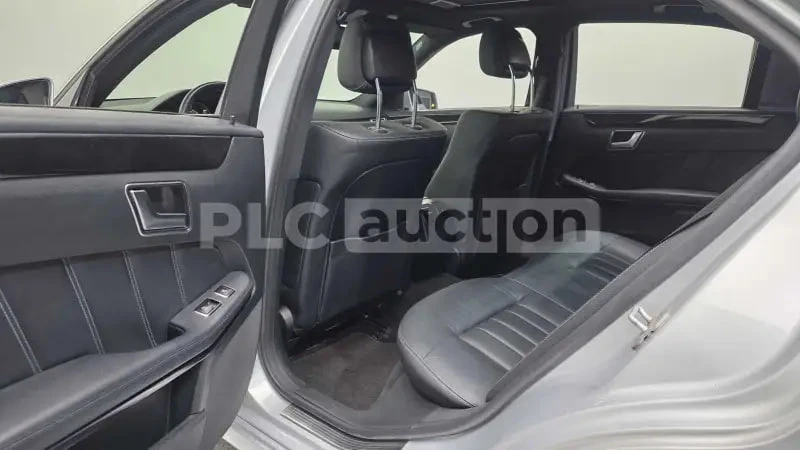 Mercedes-Benz E 220 * АВТОКРЕДИТ БЕЗ ПЪРВОНАЧАЛНА * НА ЗАДНО * , снимка 12 - Автомобили и джипове - 54550219