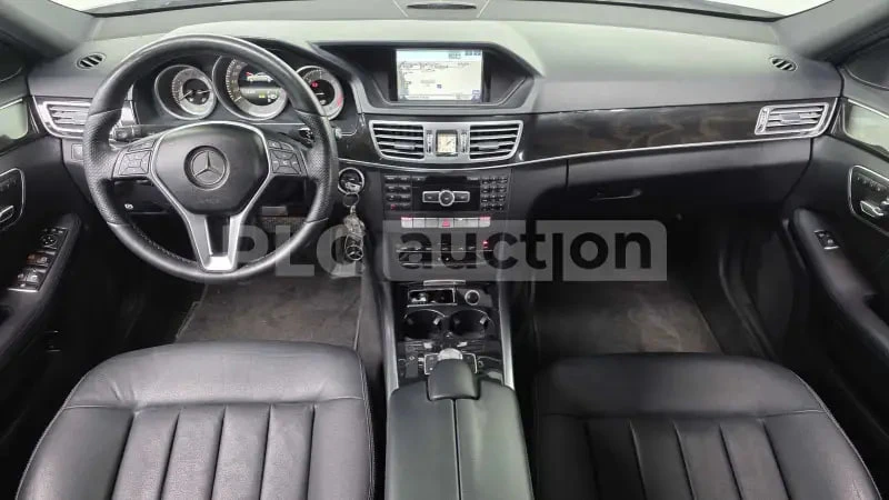 Mercedes-Benz E 220 * АВТОКРЕДИТ БЕЗ ПЪРВОНАЧАЛНА * НА ЗАДНО * , снимка 6 - Автомобили и джипове - 54550219