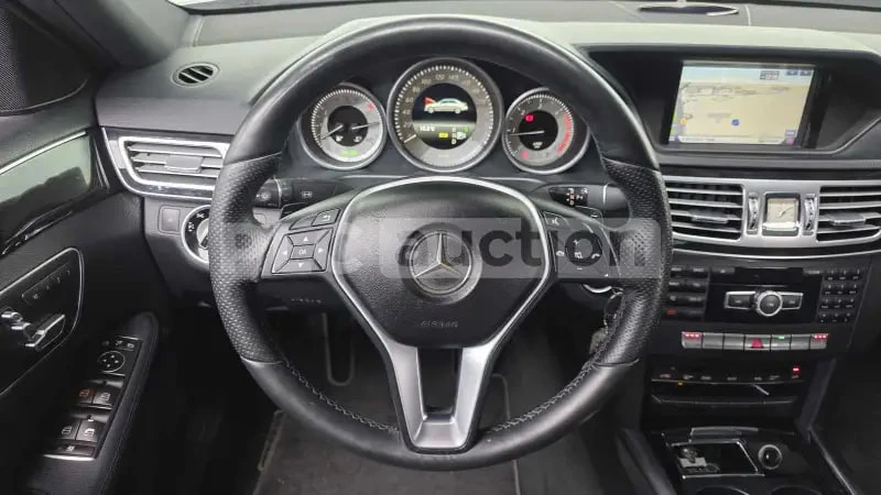 Mercedes-Benz E 220 * АВТОКРЕДИТ БЕЗ ПЪРВОНАЧАЛНА * НА ЗАДНО * , снимка 11 - Автомобили и джипове - 54550219