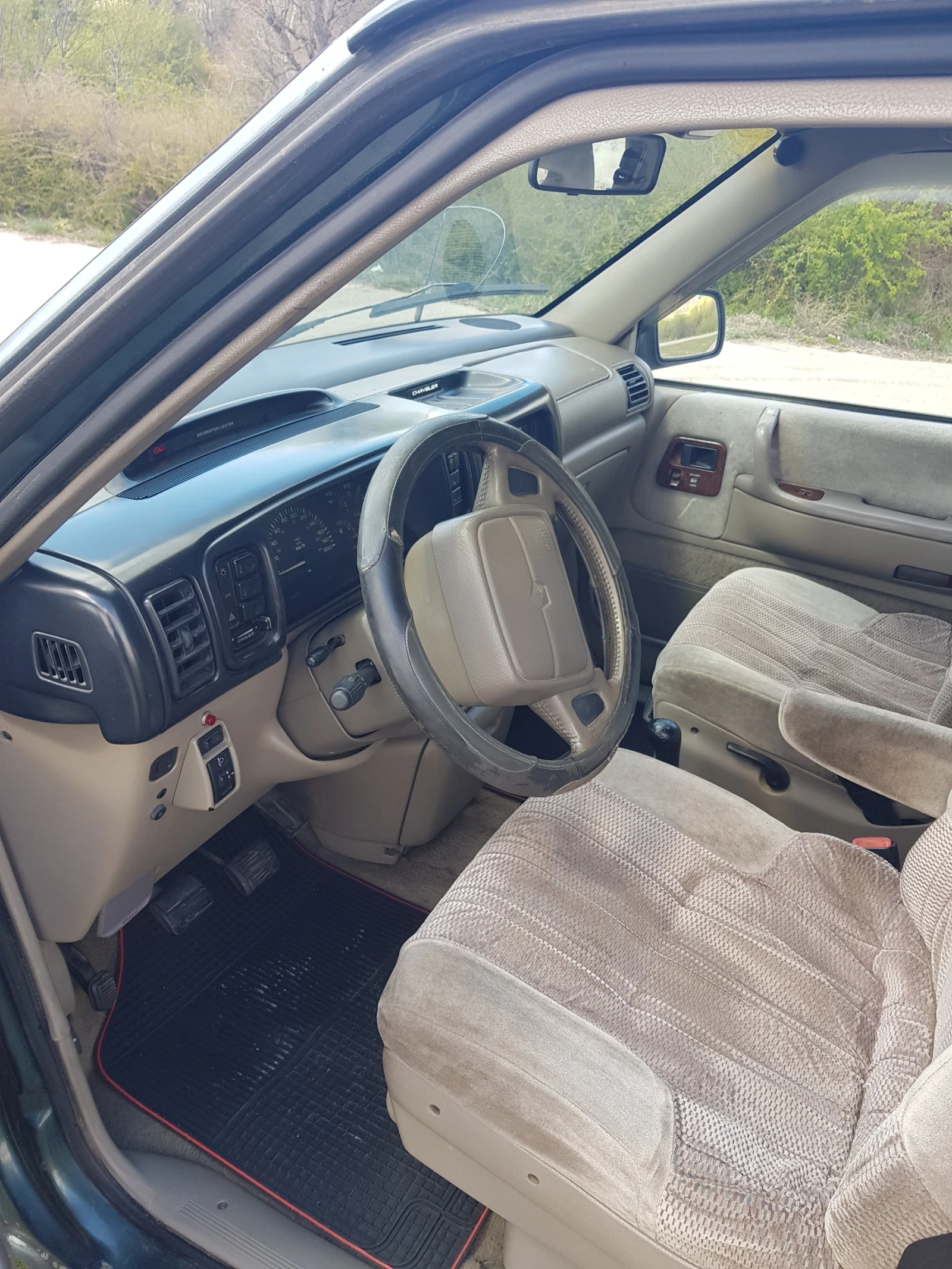 Chrysler Voyager  - изображение 10