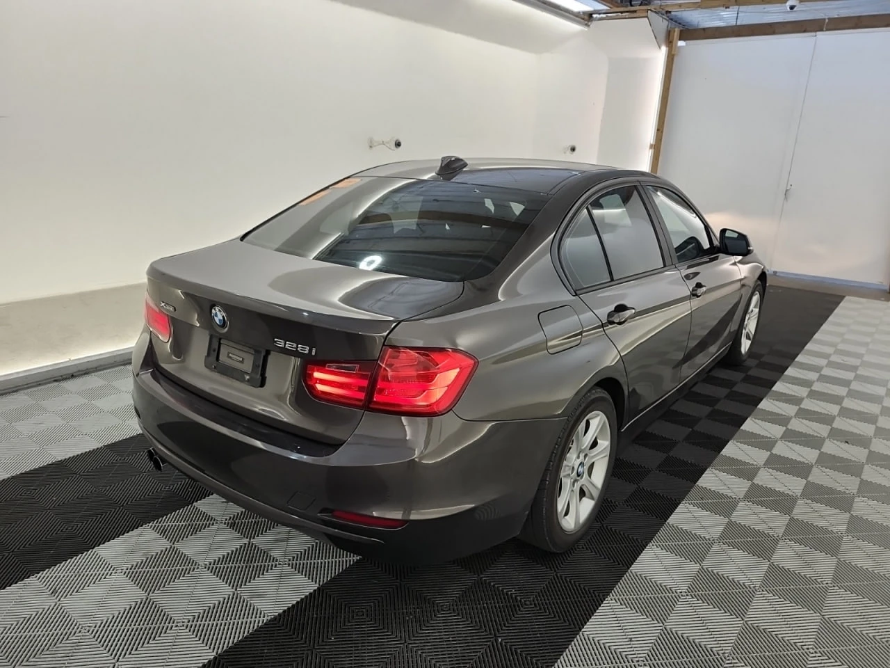 BMW 328 * CARFAX * АВТО КРЕДИТ * ЦЕНА ДО БГ! - изображение 3