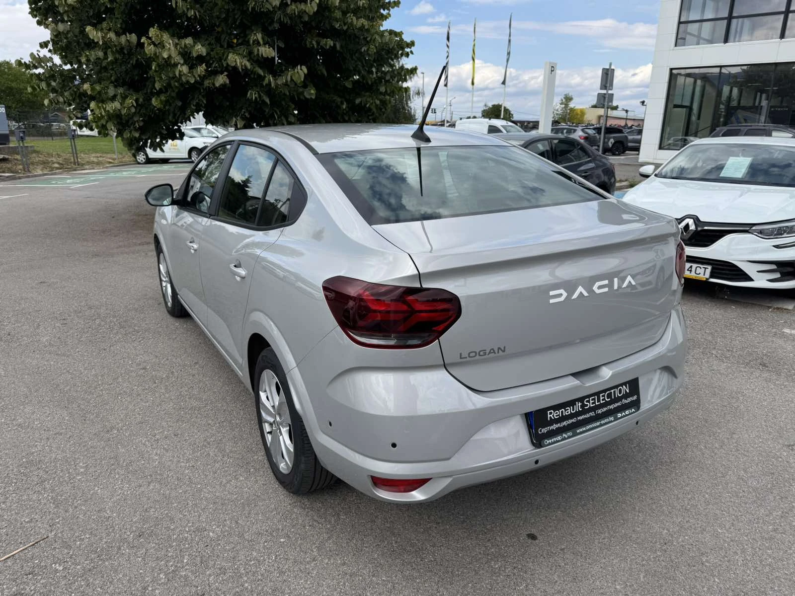 Dacia Logan 1.0TCe 91k.c. LPG - изображение 4