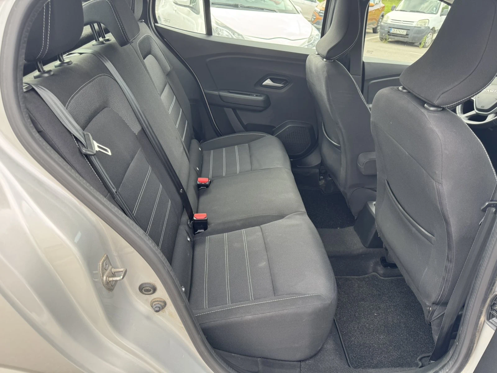 Dacia Logan 1.0TCe 91k.c. LPG - изображение 10