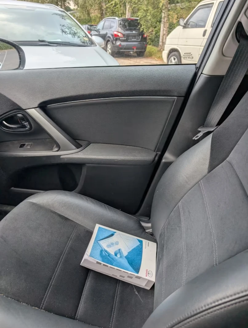 Toyota Avensis 2.0D-4D - изображение 6