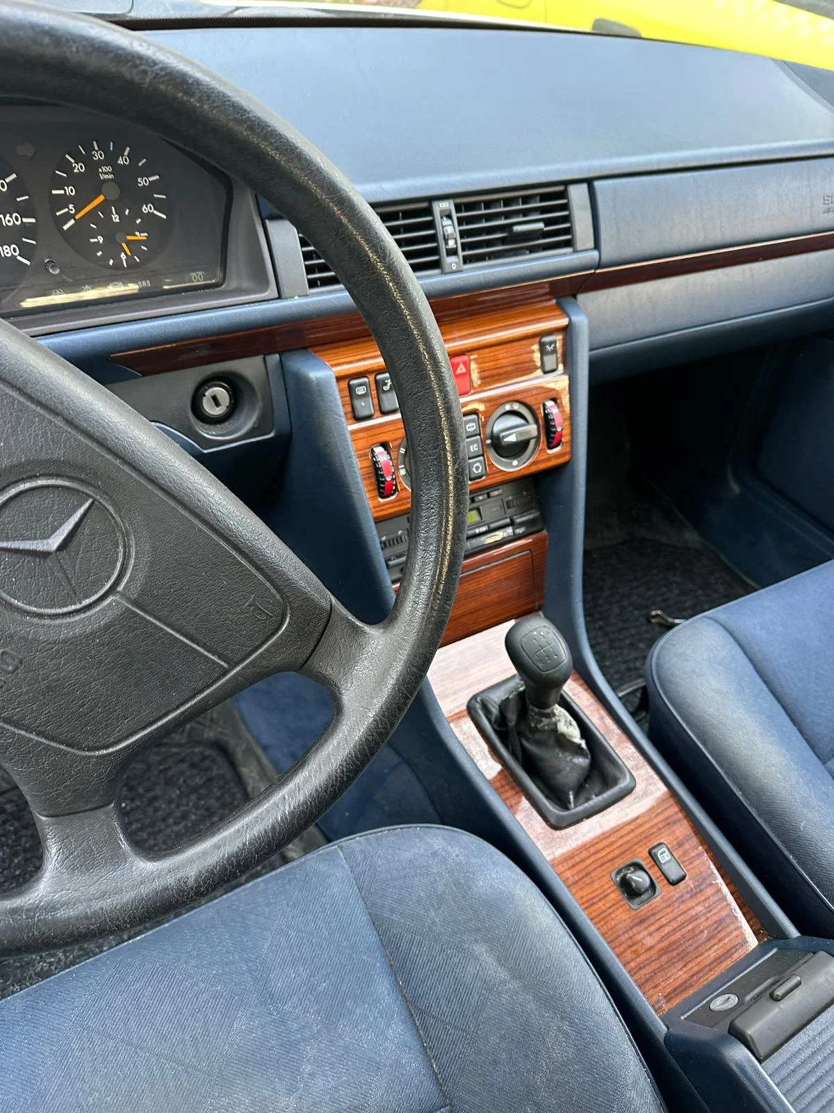 Mercedes-Benz 124 E-200 | Mobile.bg — изображение 8