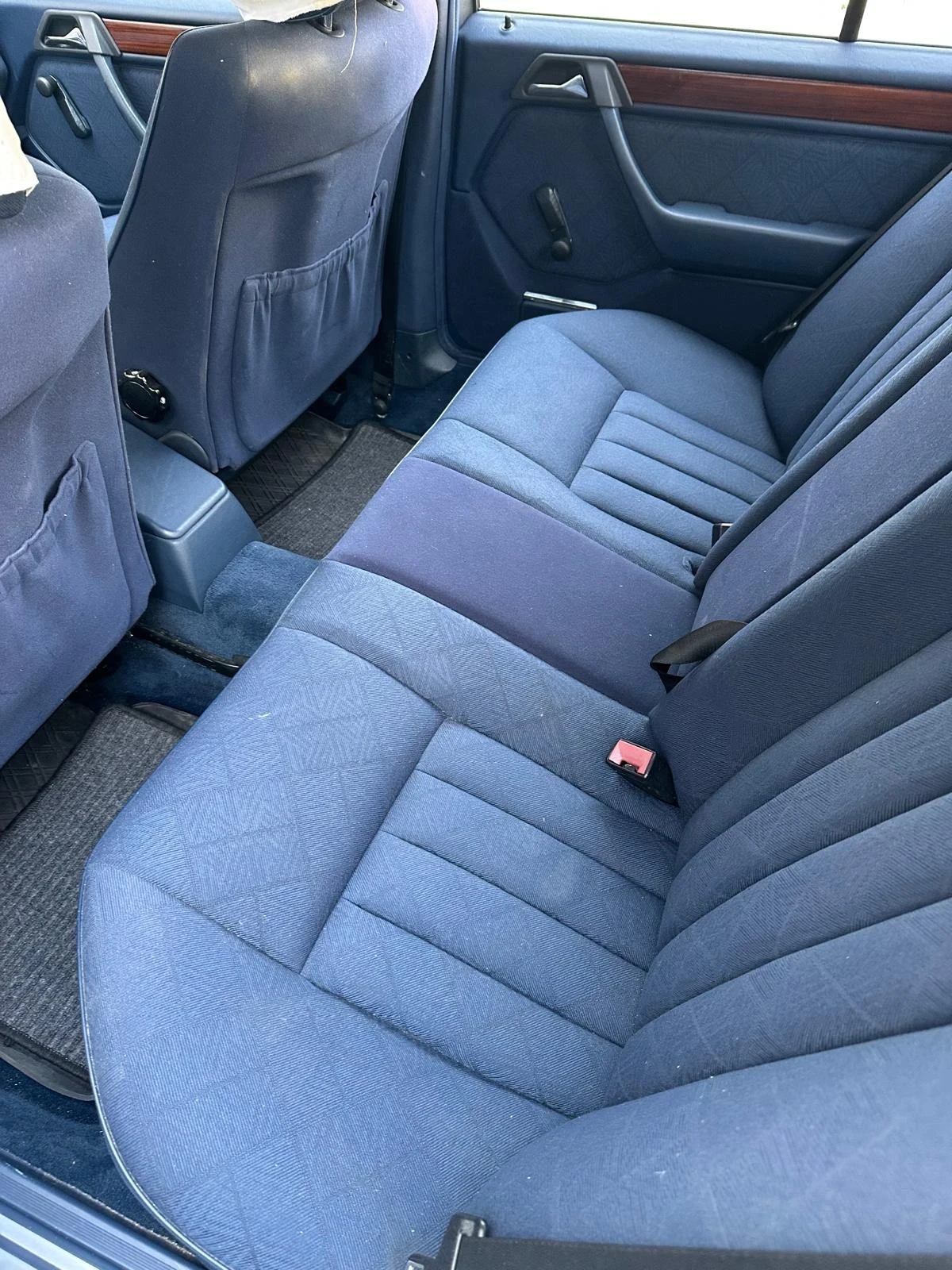 Mercedes-Benz 124 E-200 | Mobile.bg — изображение 10