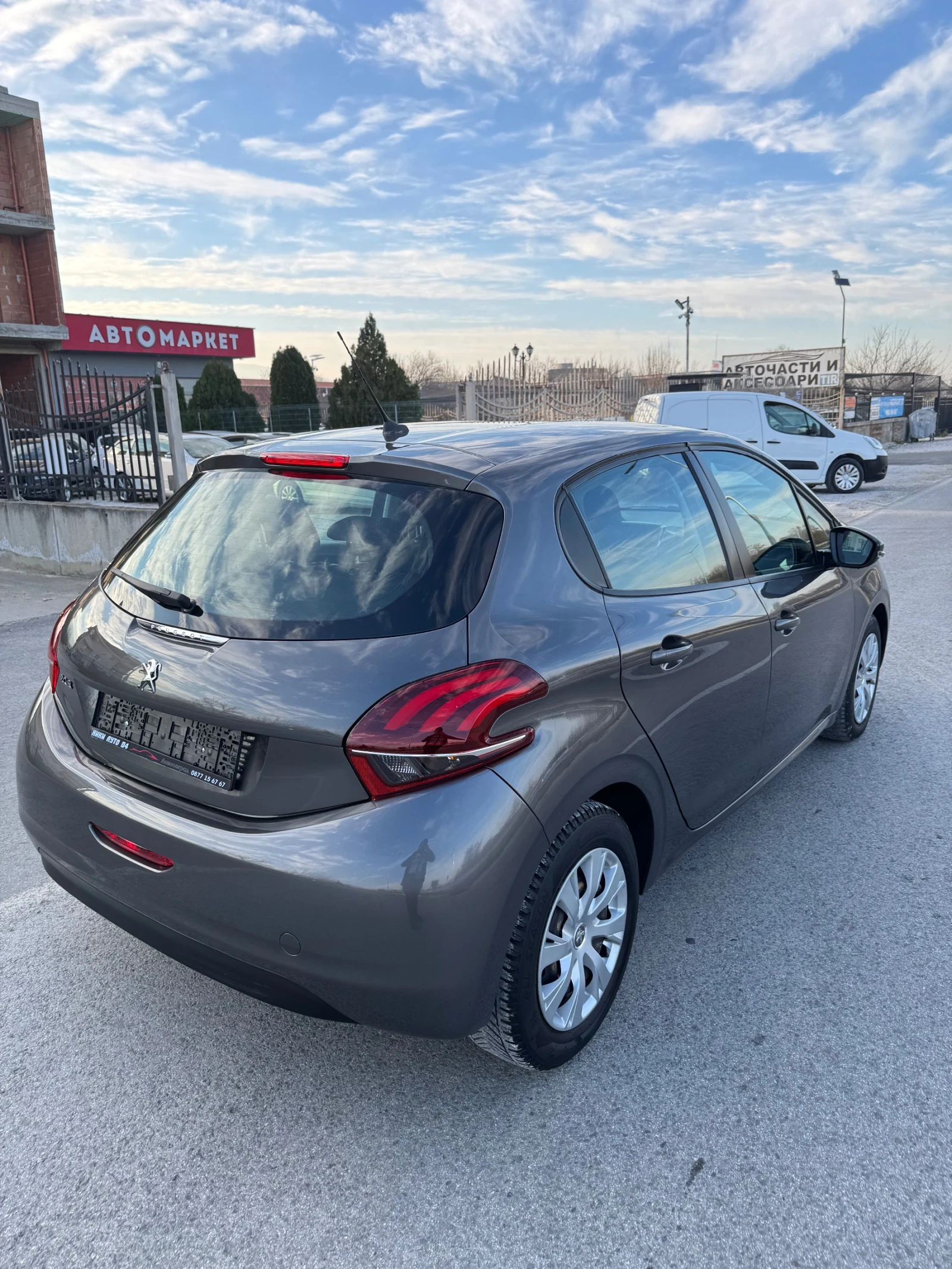 Peugeot 208 1.6 ehdi - изображение 4