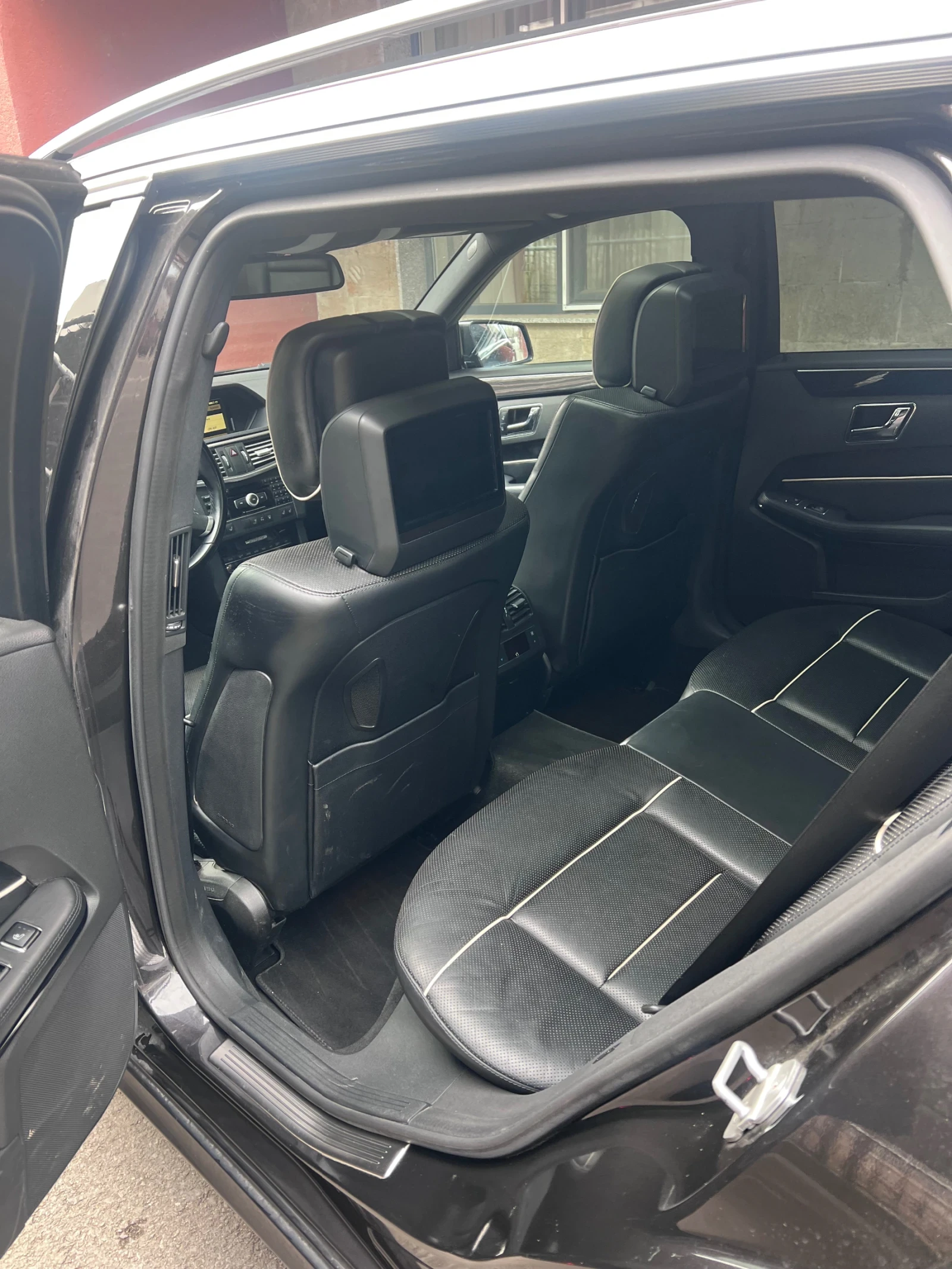Mercedes-Benz E 300 Avantgarde  v6 231 �.�. ��� AdBlue | Mobile.bg � ����������� 12