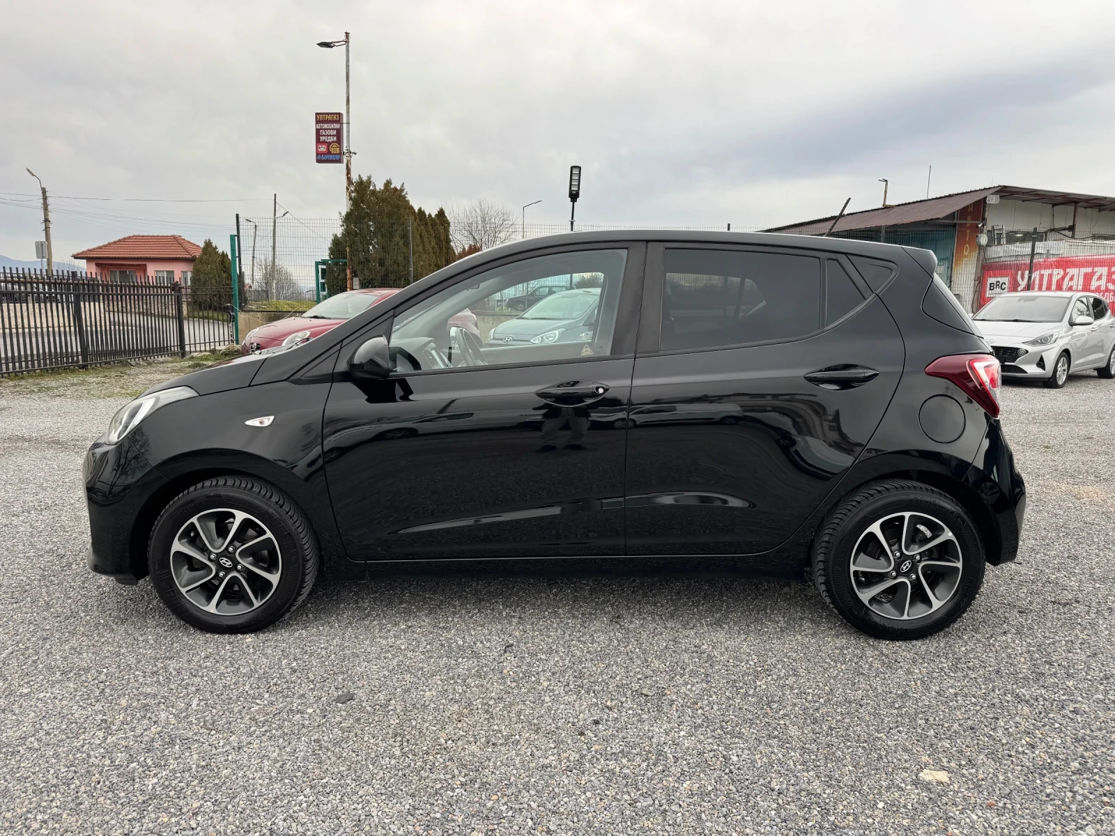 Hyundai I10 1.0i Led!! Navigation!! Facelift!! EURO 6!! - изображение 3