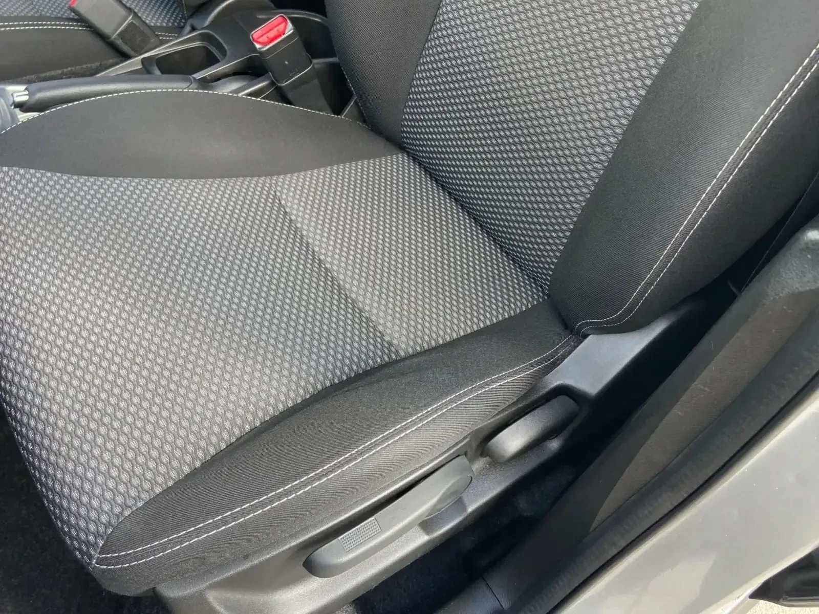 Suzuki Vitara 1.6i-Автоматик - изображение 8