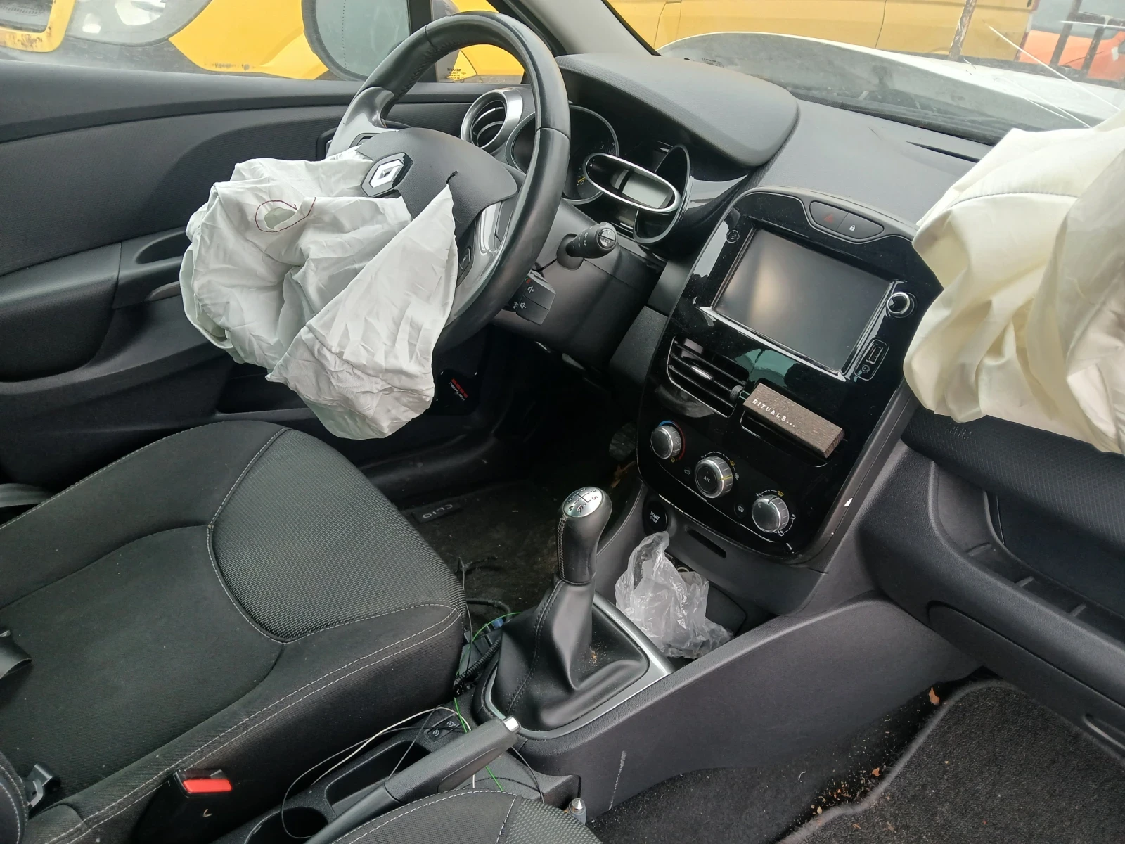 Renault Clio 1.5/90к/НА ЧАСТИ!, снимка 6 - Автомобили и джипове - 54032878