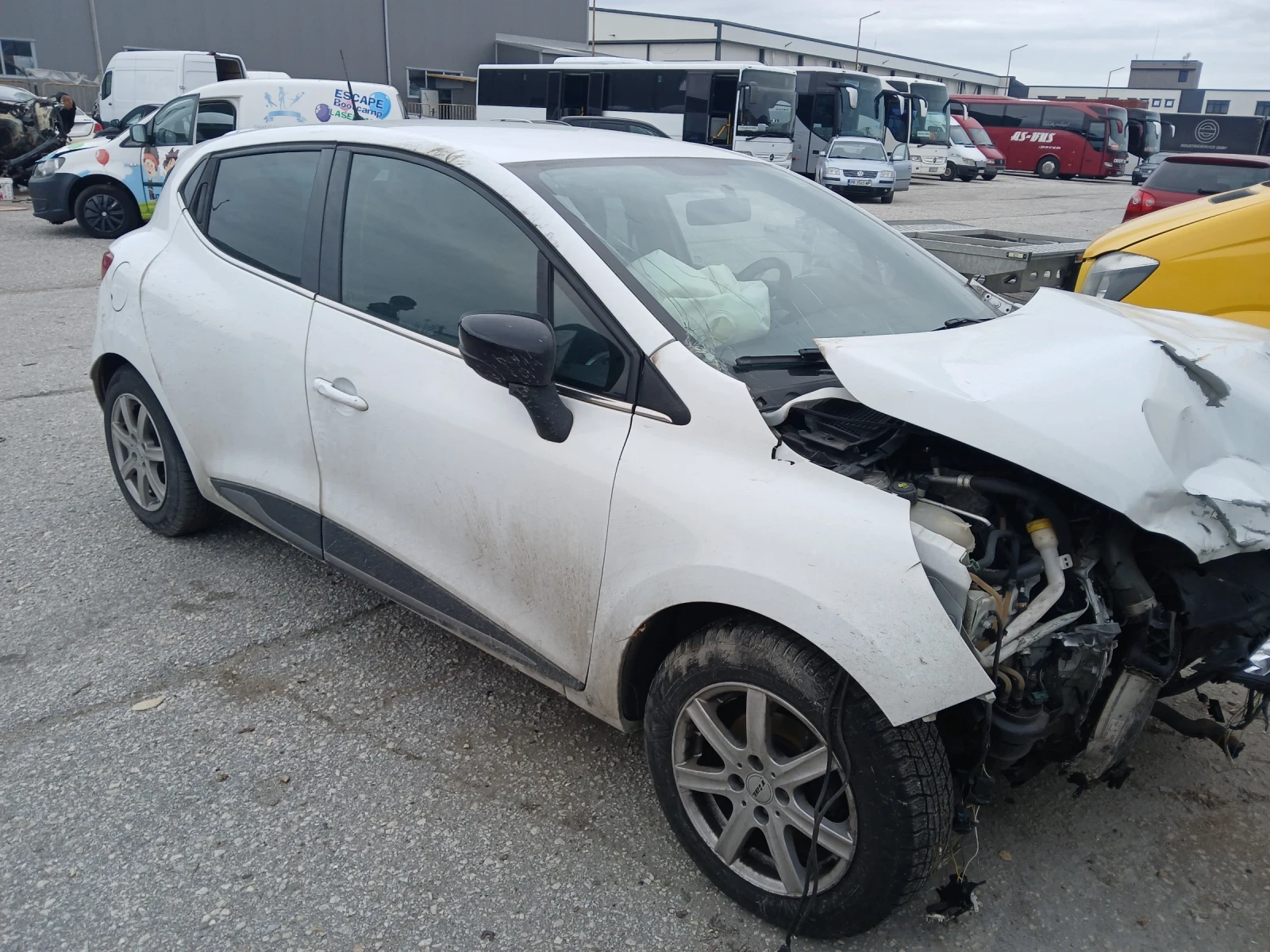 Renault Clio 1.5/90к/НА ЧАСТИ!, снимка 4 - Автомобили и джипове - 54032878