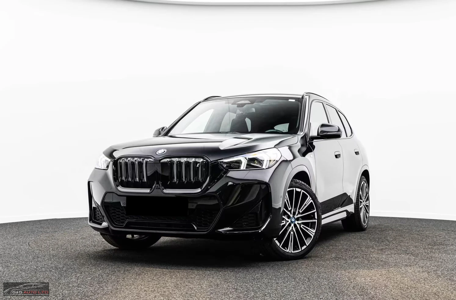 BMW iX1 30/xDRIVE/313H/MSPORT/SHADOW/ACC/HUD/PANO/360/228z | Mobile.bg � ����������� 1